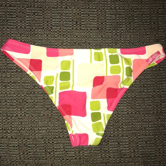 Split Swimsuit - Picture 4 of 6